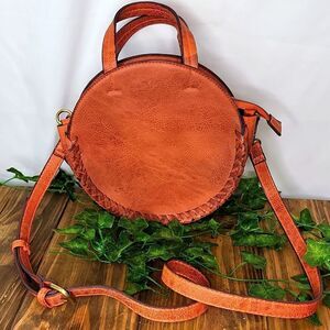 Street Level. Round Faux Leather Handbag. Like New